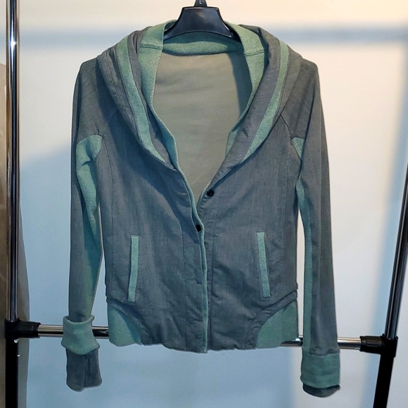 Lululemon Jacket  Having Garage Sale This Weekend- MUST GO! - Picture 1 of 10